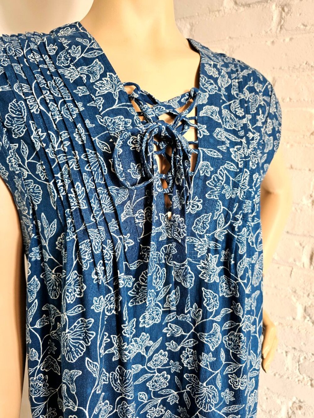Faherty x b.Yellowtail Cameo Cove Dress Navy Plains Floral Size M NWT - Picture 6 of 8